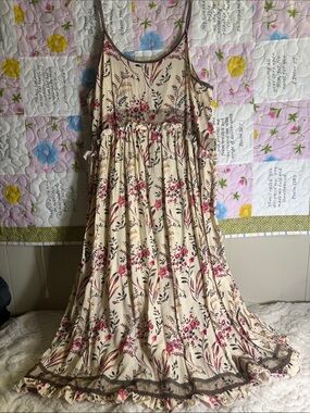 MISSLOOK Cream midi Dress with Pink, beige and brown Floral Print